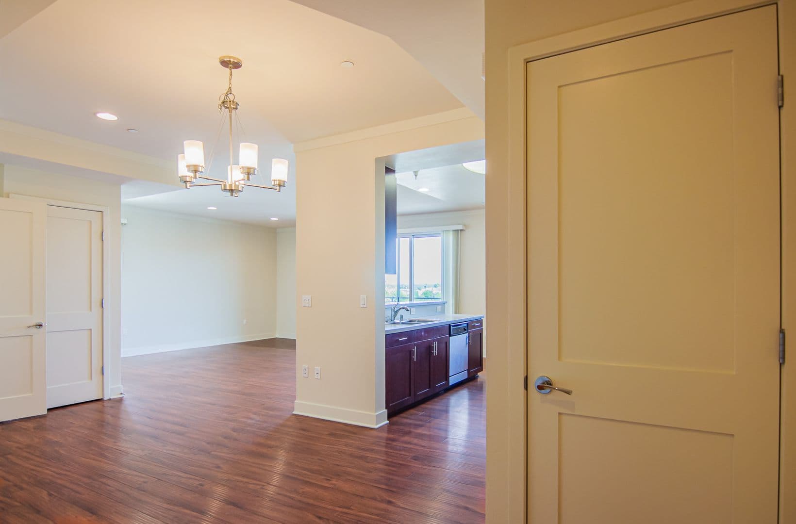 Sherman Oaks Apartment: 15210 Ventura Blvd.