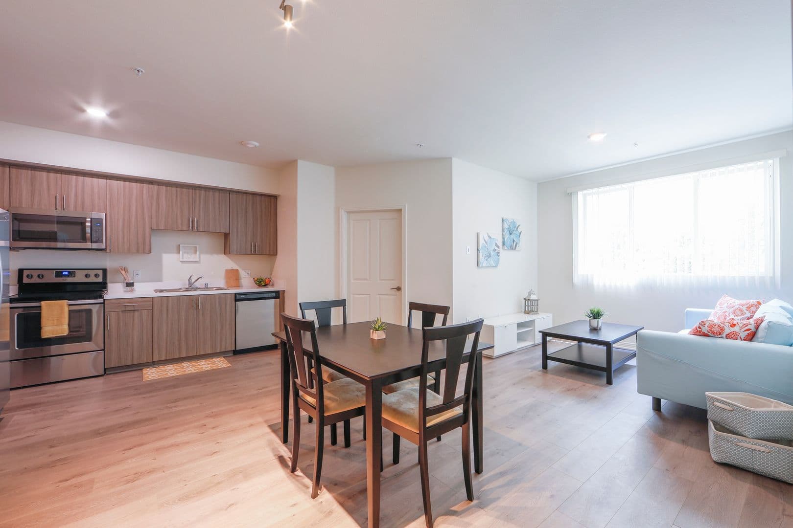 North Hollywood Apartment: 11430 Burbank Boulevard