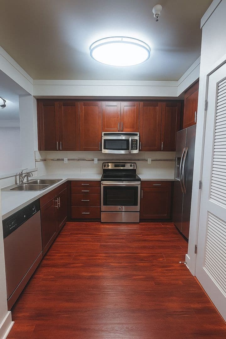 Sherman Oaks Apartment: 15210 Ventura Blvd.