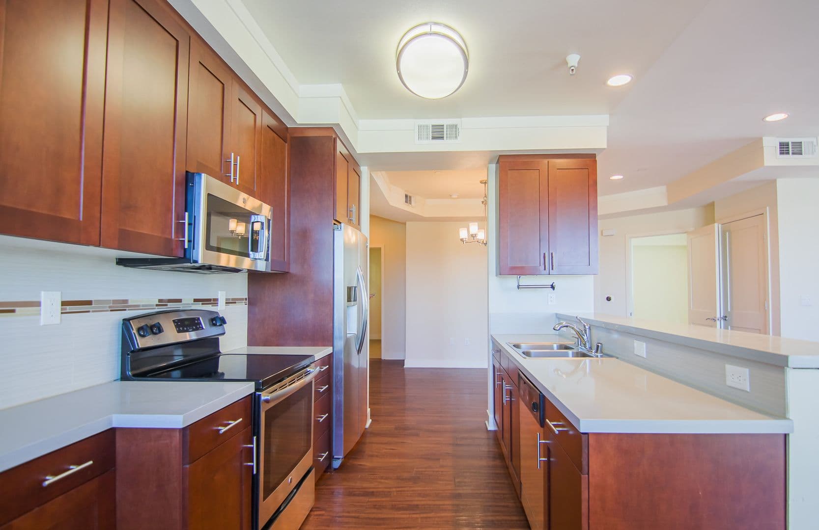 Sherman Oaks Apartment: 15210 Ventura Blvd.