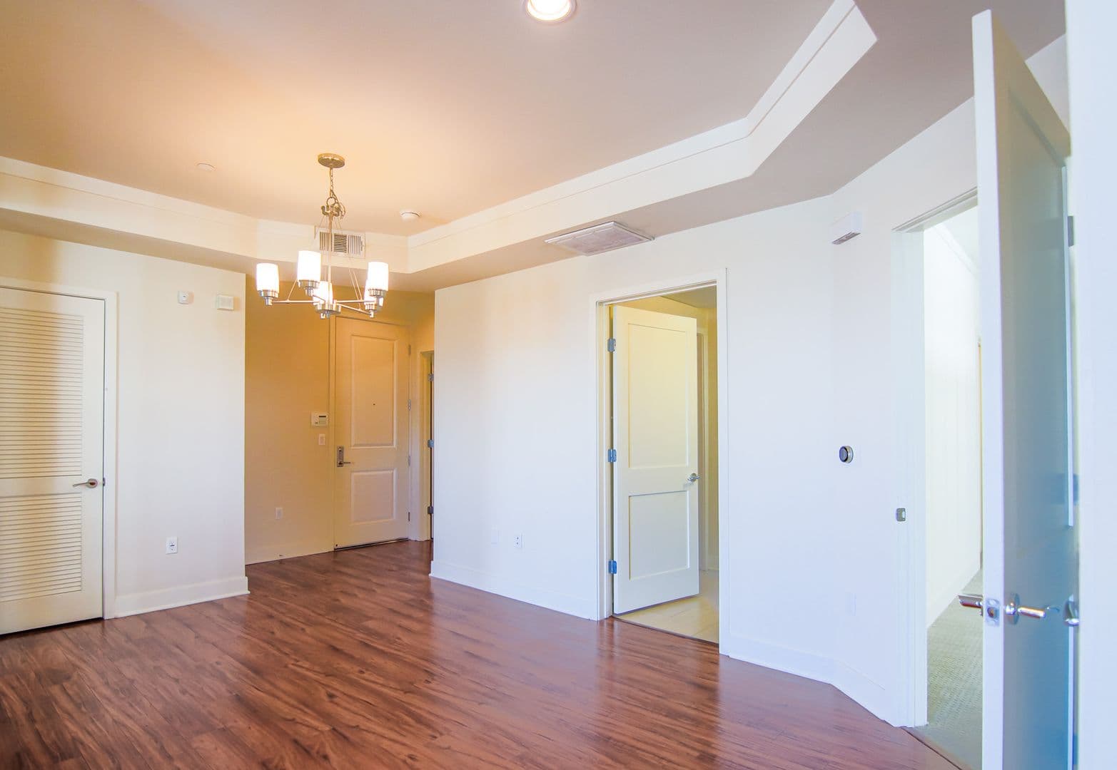 Sherman Oaks Apartment: 15210 Ventura Blvd.