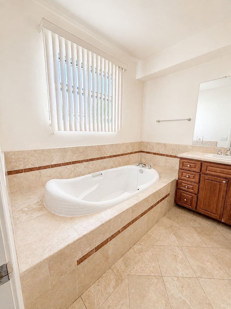 Sherman Oaks Condo: 15225 Dickens St.