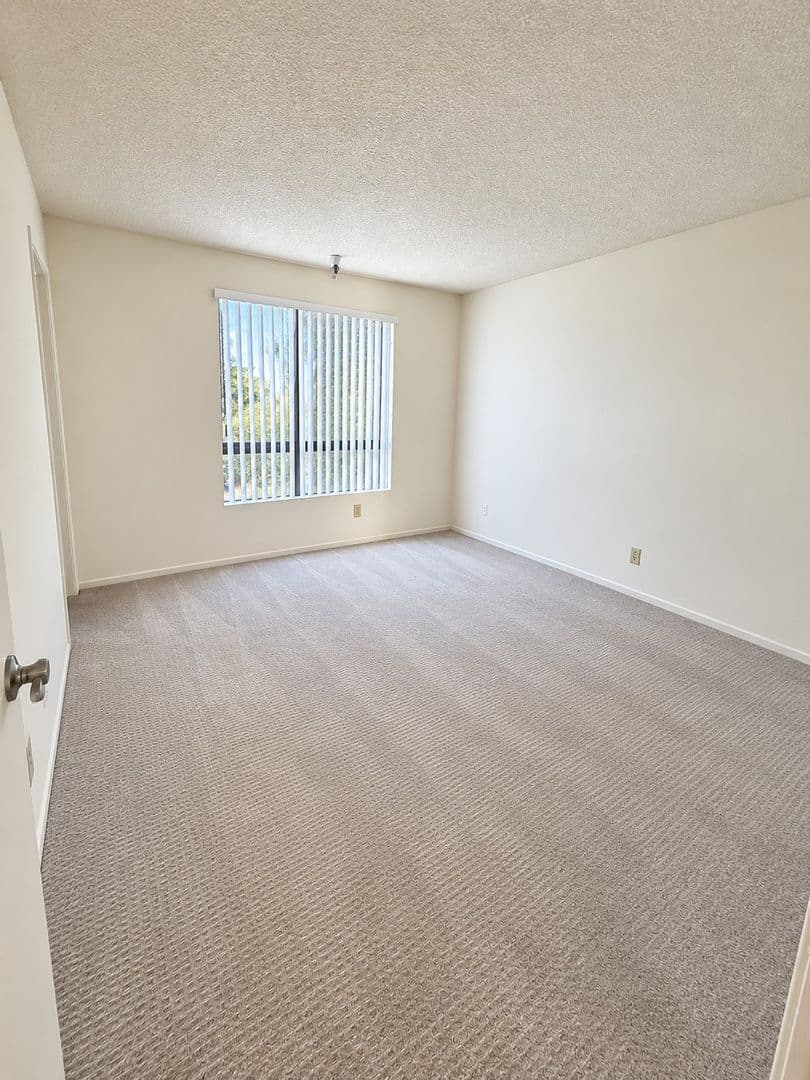 Valley Village Apartment: 5408 Carpenter Avenue