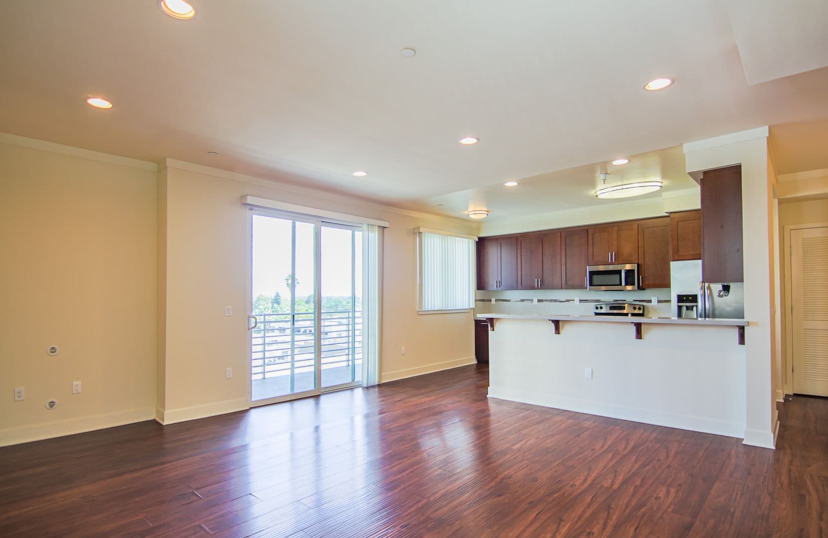 Sherman Oaks Apartment: 15210 Ventura Blvd.