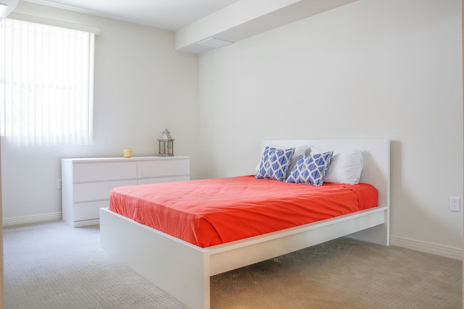 North Hollywood Apartment: 11430 Burbank Boulevard