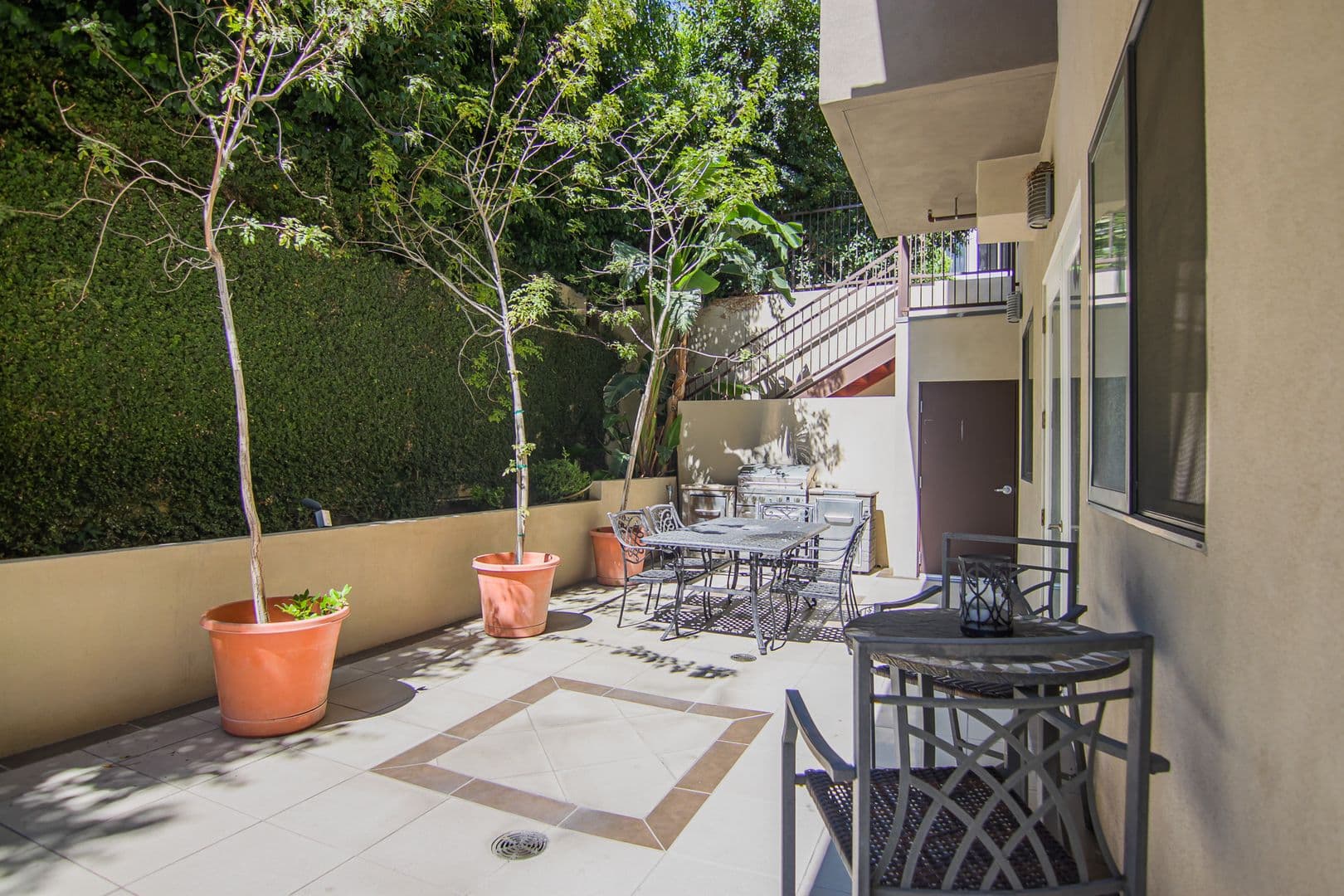 Sherman Oaks Apartment: 15210 Ventura Blvd.