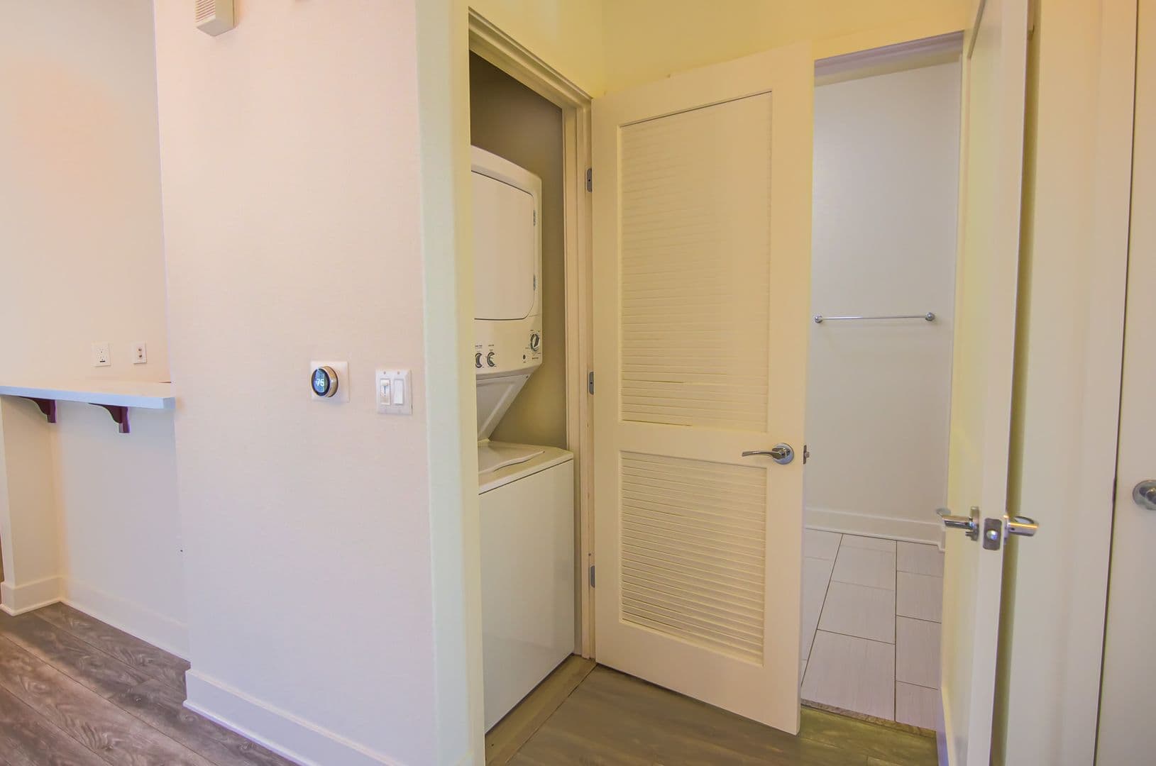 Sherman Oaks Apartment: 15210 Ventura Blvd.