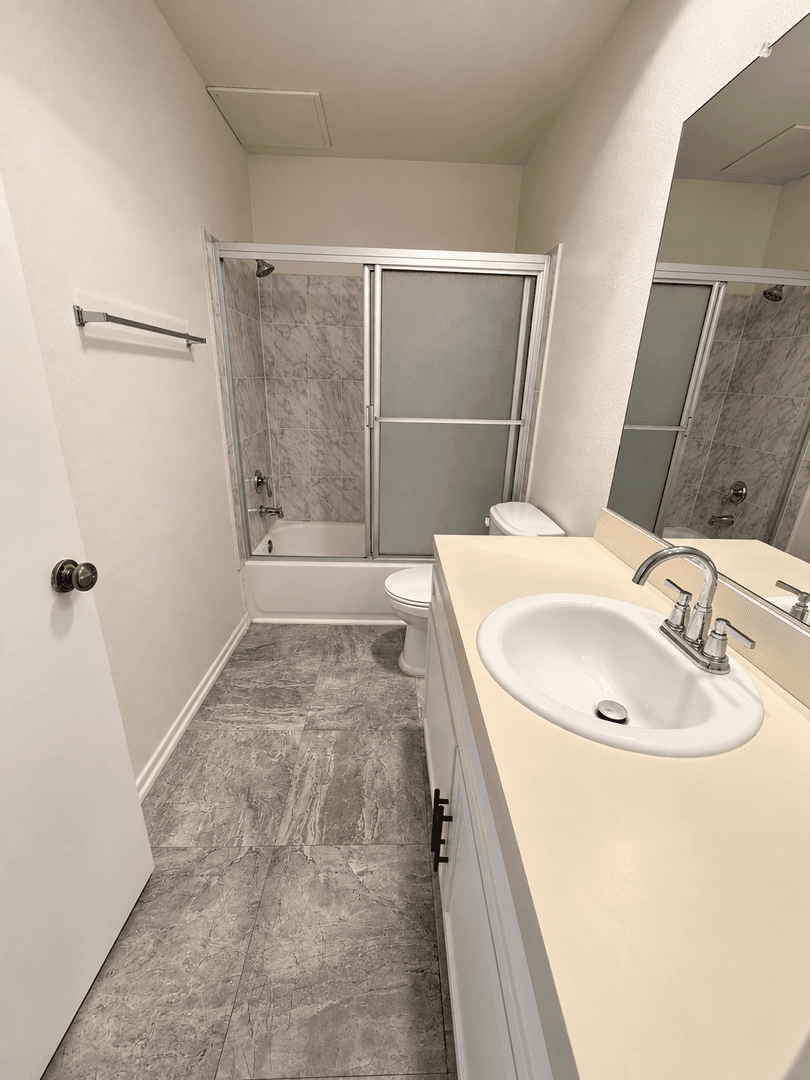Van Nuys Apartment: 15135 Burbank Blvd.