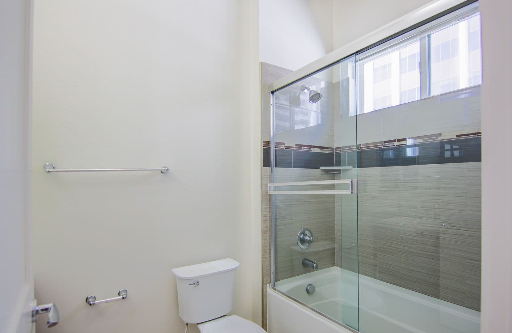 Sherman Oaks Apartment: 15210 Ventura Blvd.