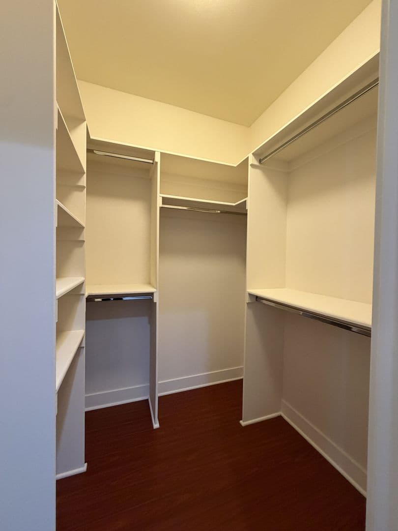 Sherman Oaks Apartment: 15210 Ventura Blvd.