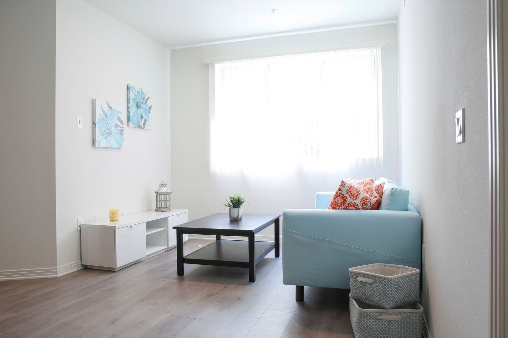 North Hollywood Apartment: 11430 Burbank Boulevard