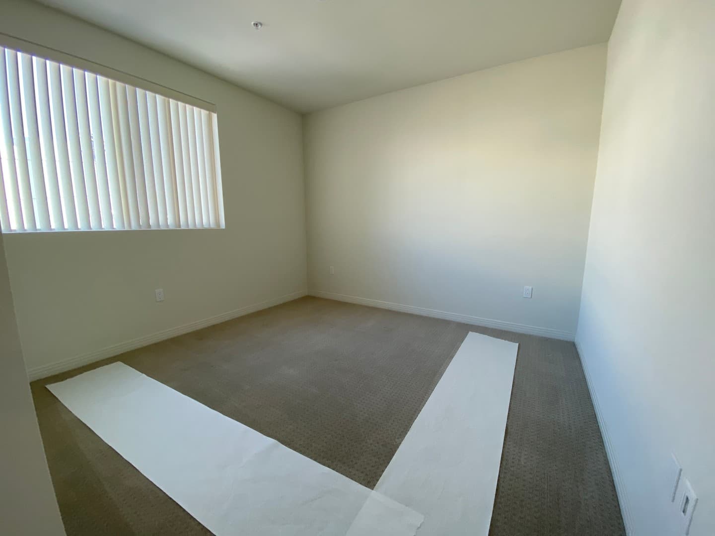 North Hollywood Apartment: 11430 Burbank Boulevard
