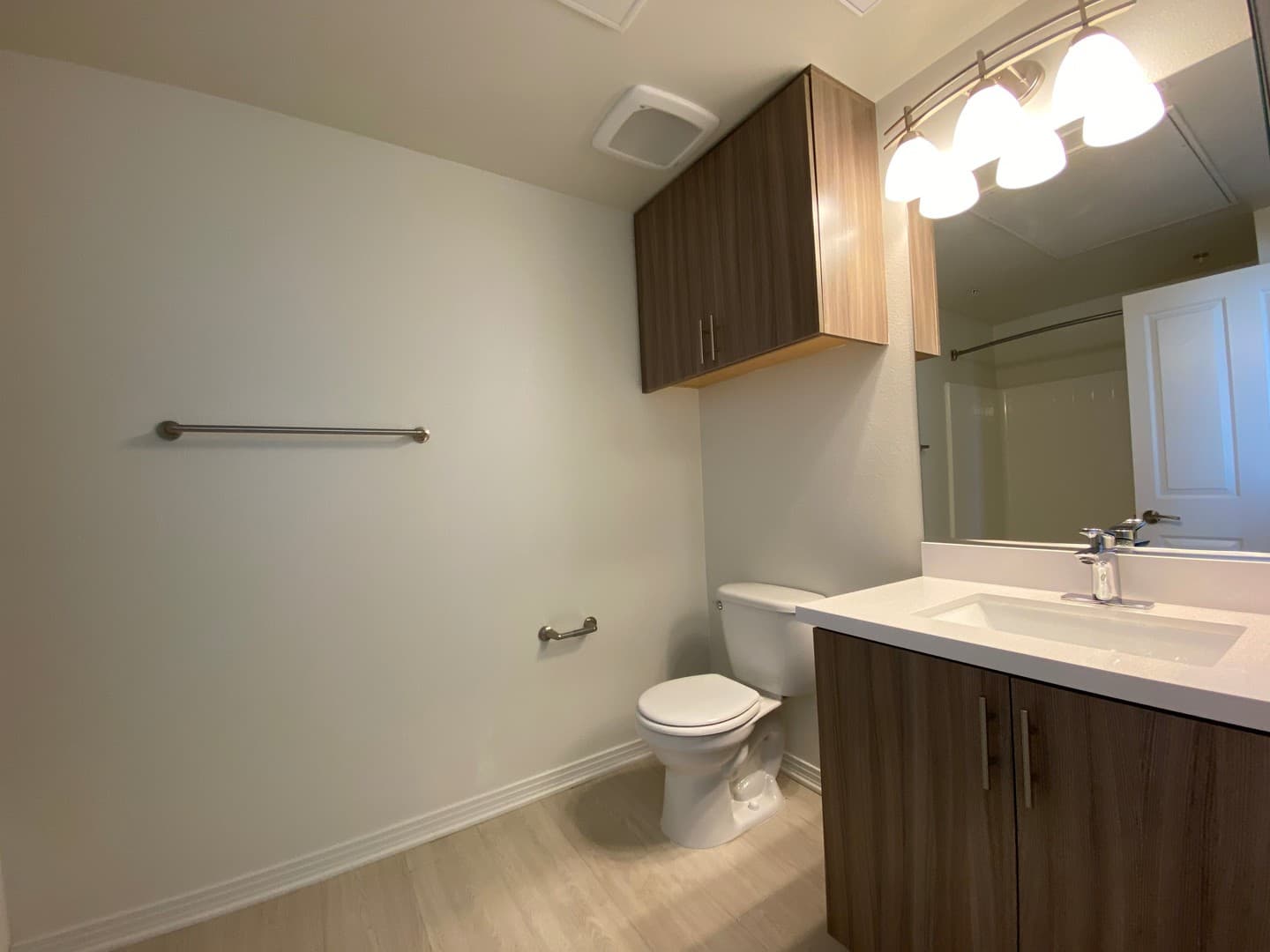 North Hollywood Apartment: 11430 Burbank Boulevard