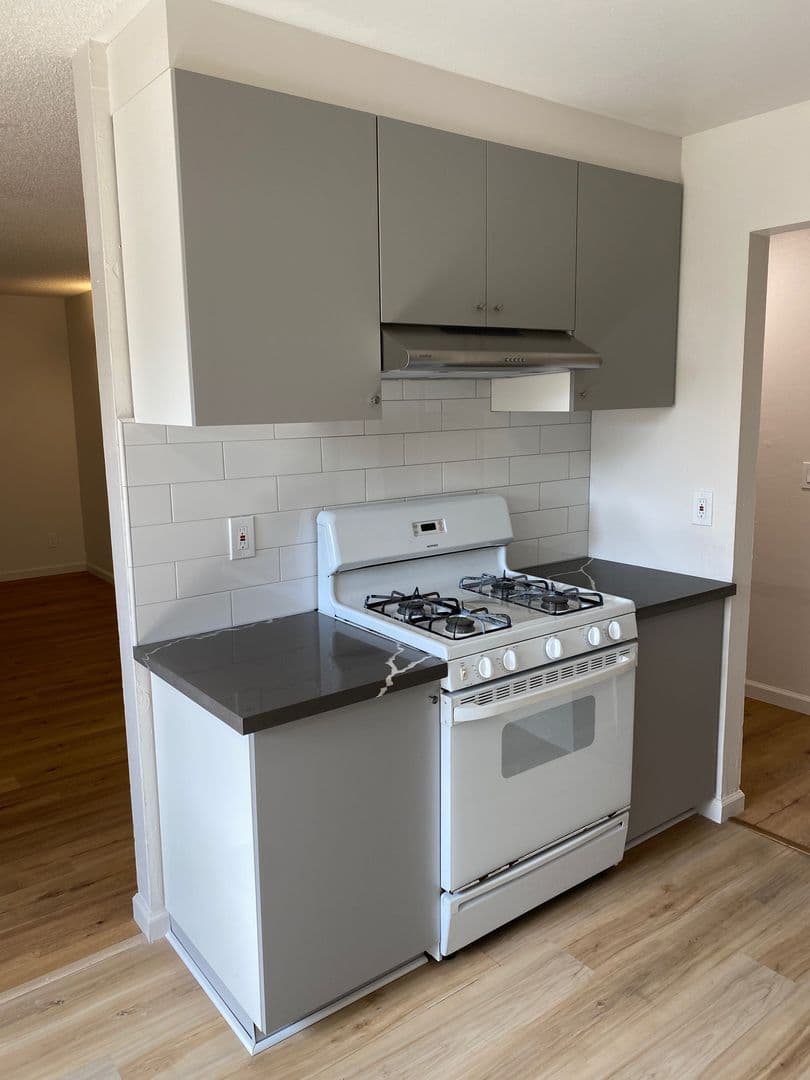 Hayward Apartment: 152 Smalley Ave. - 156J