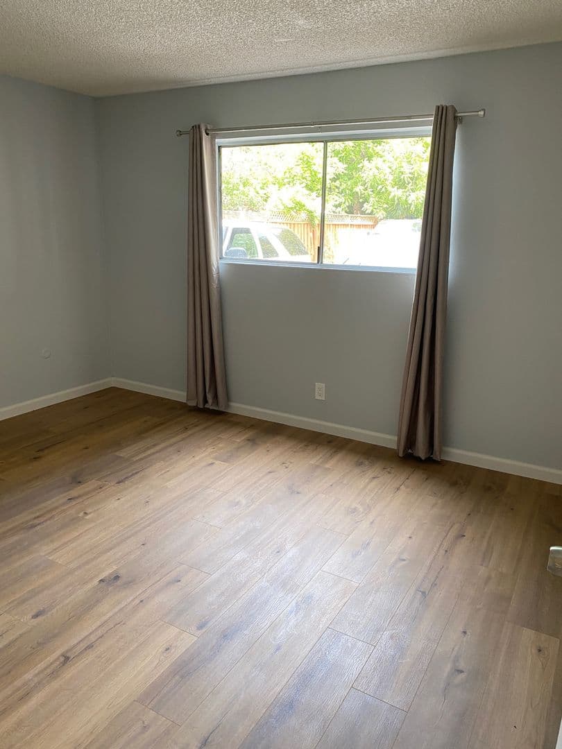 Hayward Apartment: 152 Smalley Ave. - 156J