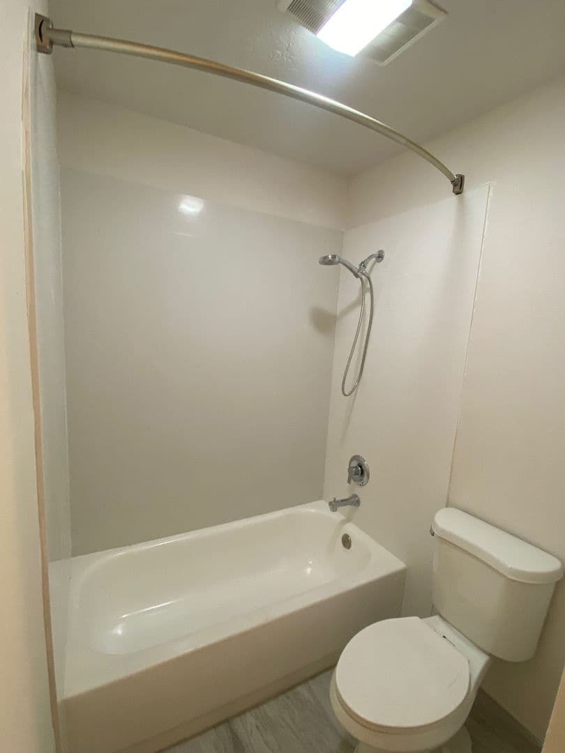 Hayward Apartment: 152 Smalley Ave. - 156J