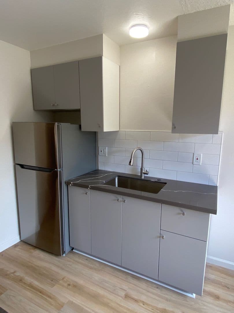 Hayward Apartment: 152 Smalley Ave. - 156J