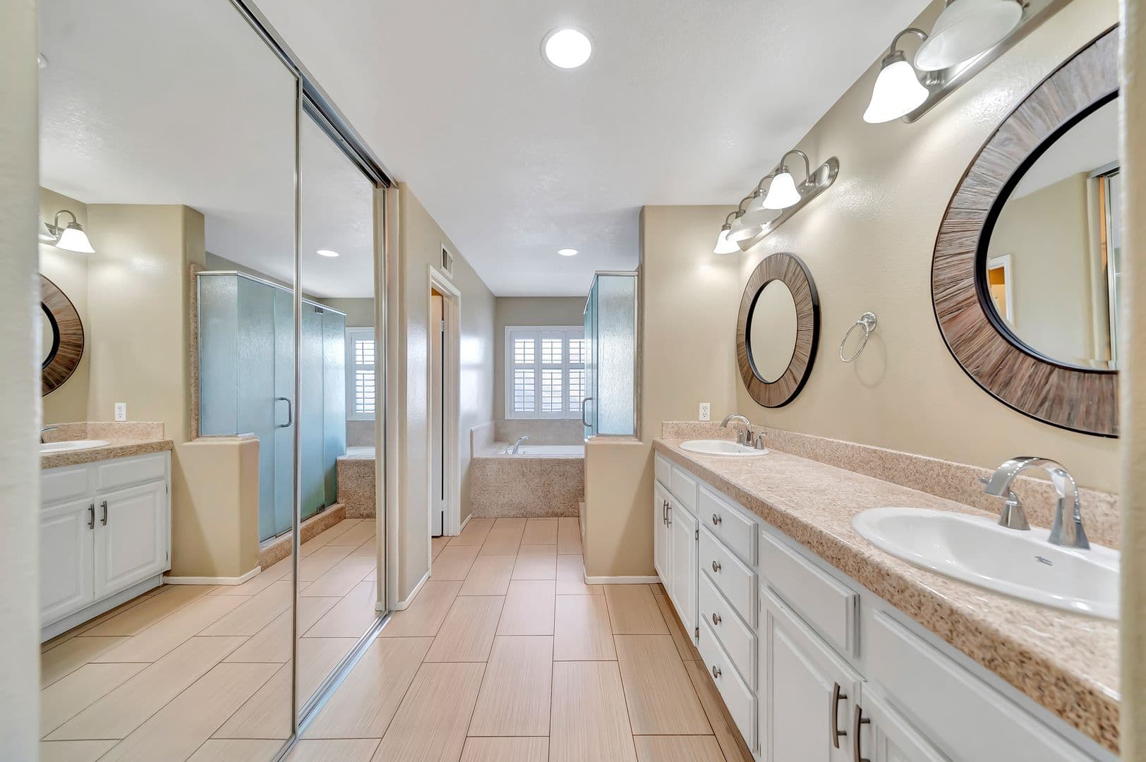 Santa Clarita House: 22818 Raintree Lane