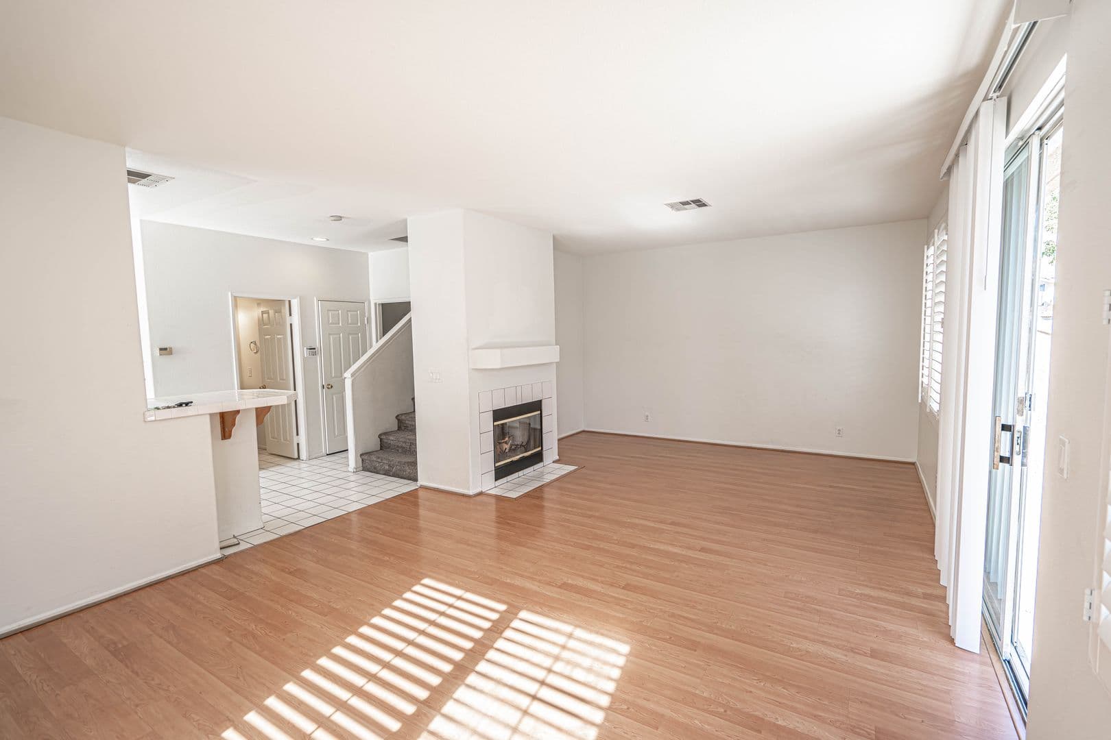 Santa Clarita Townhome: 25410 Dry Creek Court