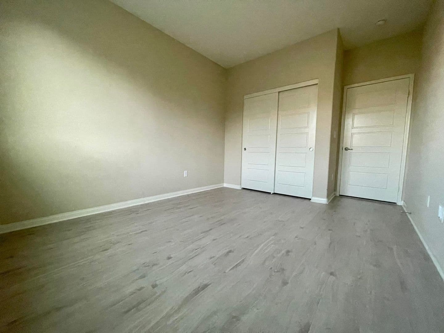 Northridge House: 20324 Paseo Del Campo