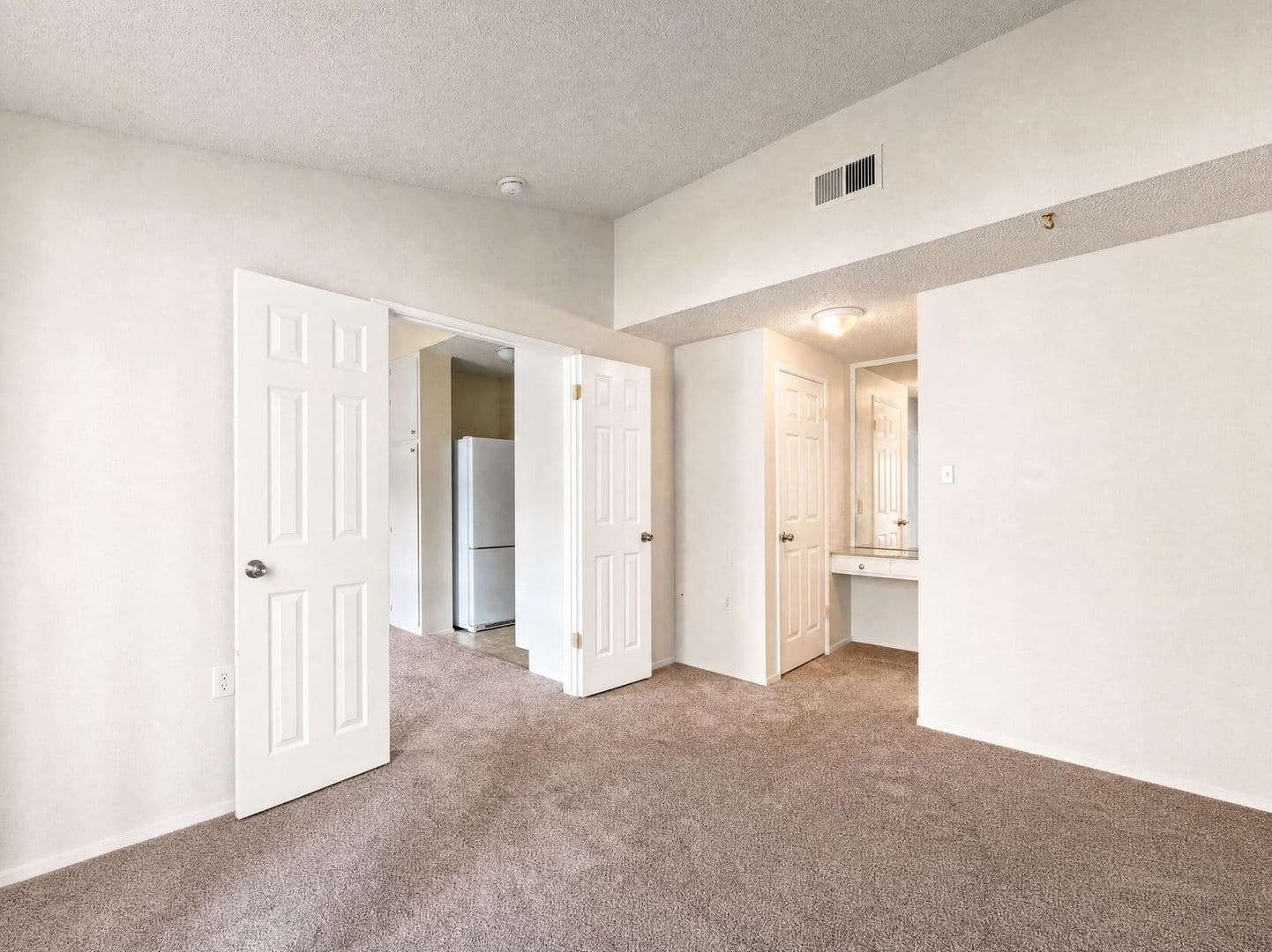 Newhall House: 19021 Avenue of the Oaks