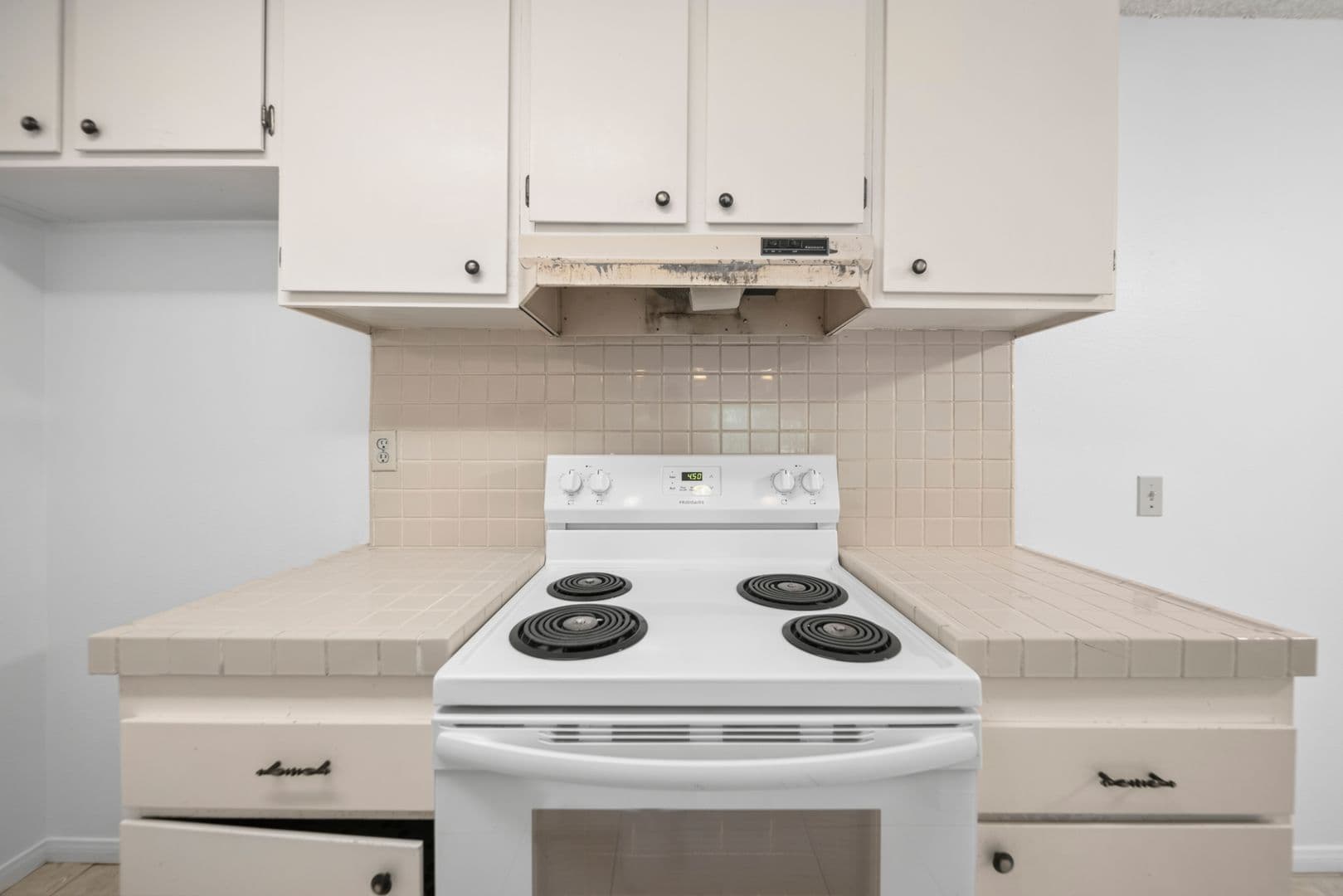 Valencia Condo: 23515 Lyons Ave. #261