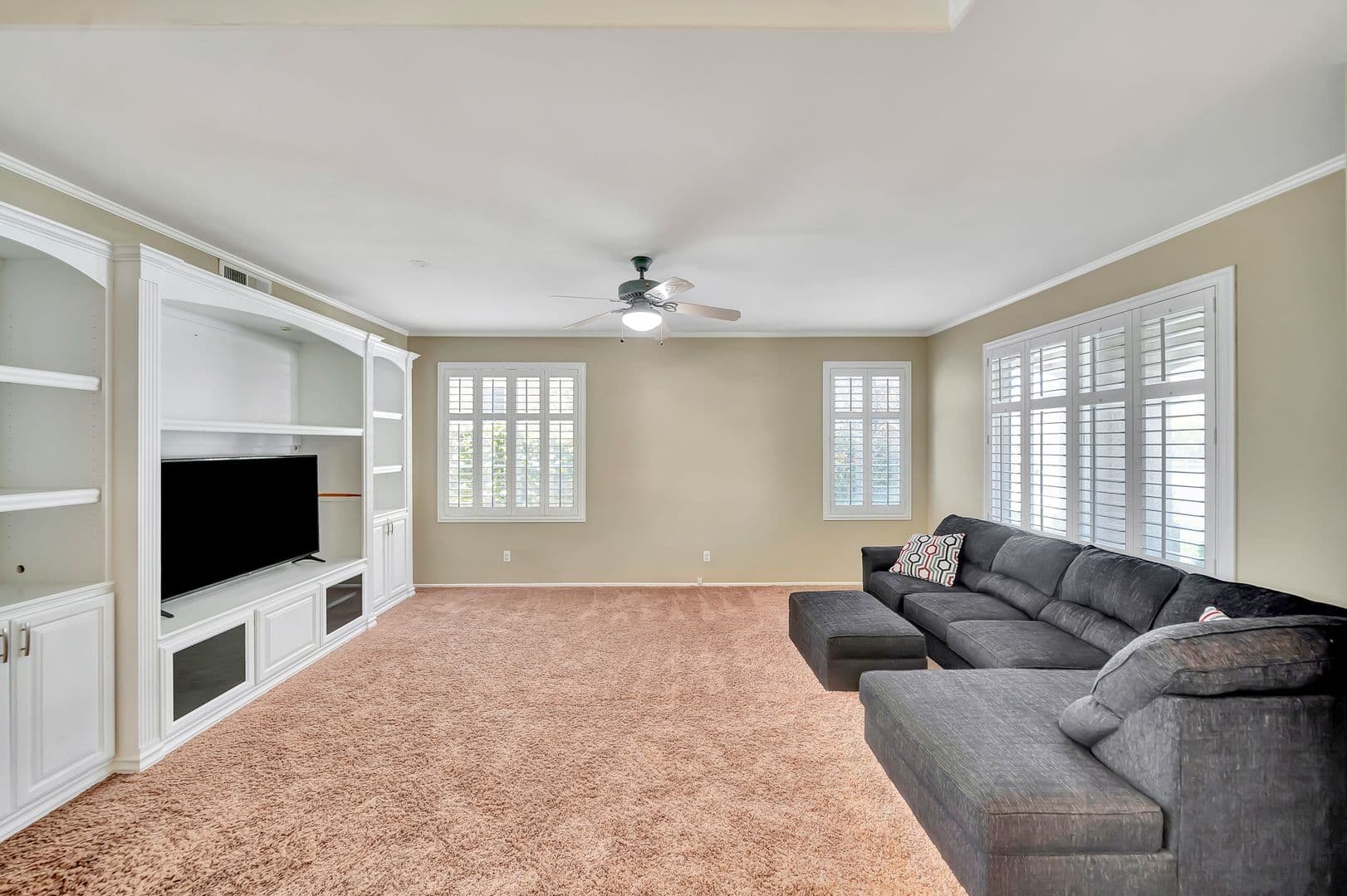 Santa Clarita House: 22818 Raintree Lane