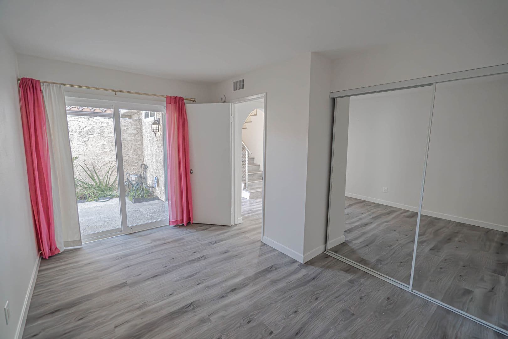 Panorama City Condo: 9025 Willis Avenue #113