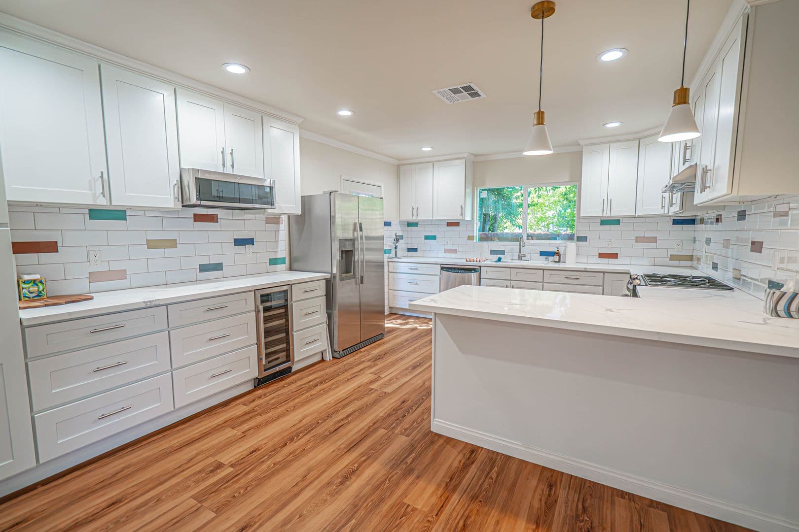 Woodland Hills House: 22742 Burbank Boulevard