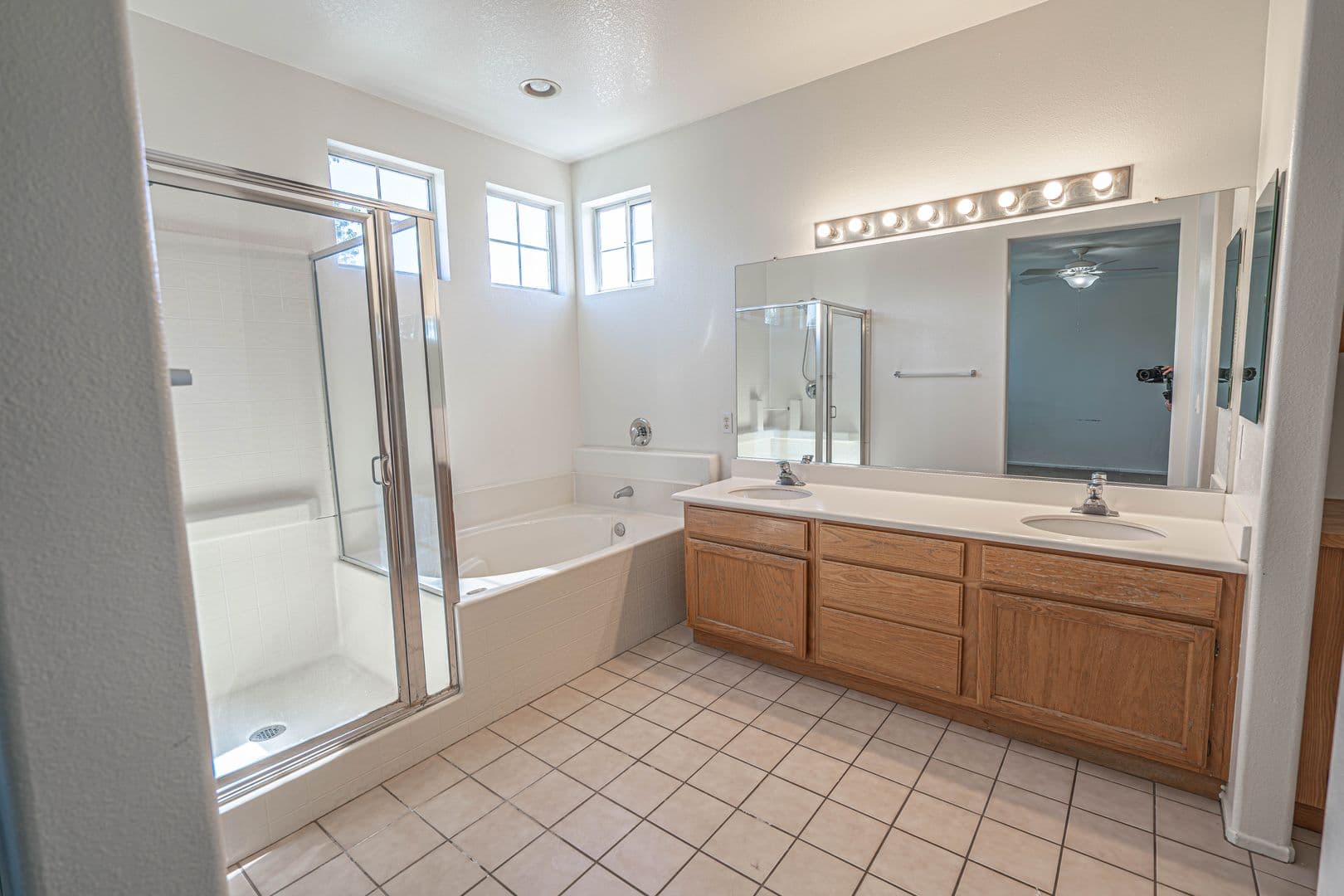 Santa Clarita Townhome: 25410 Dry Creek Court