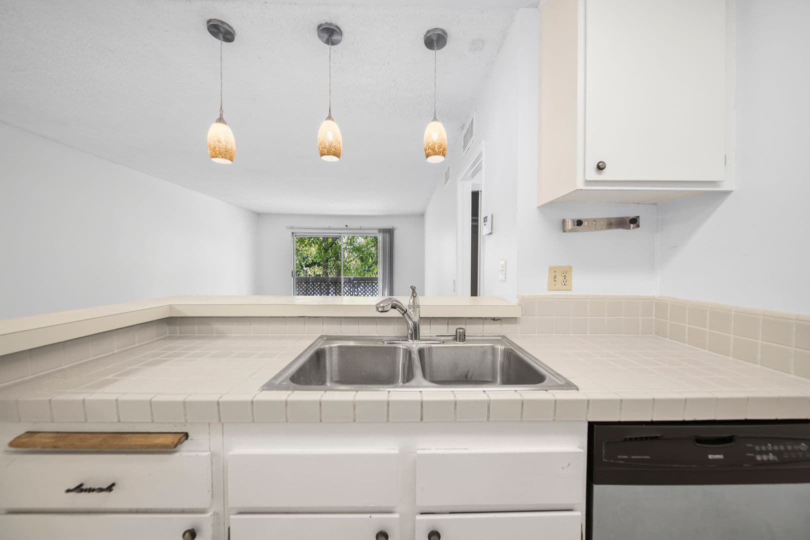 Valencia Condo: 23515 Lyons Ave. #261
