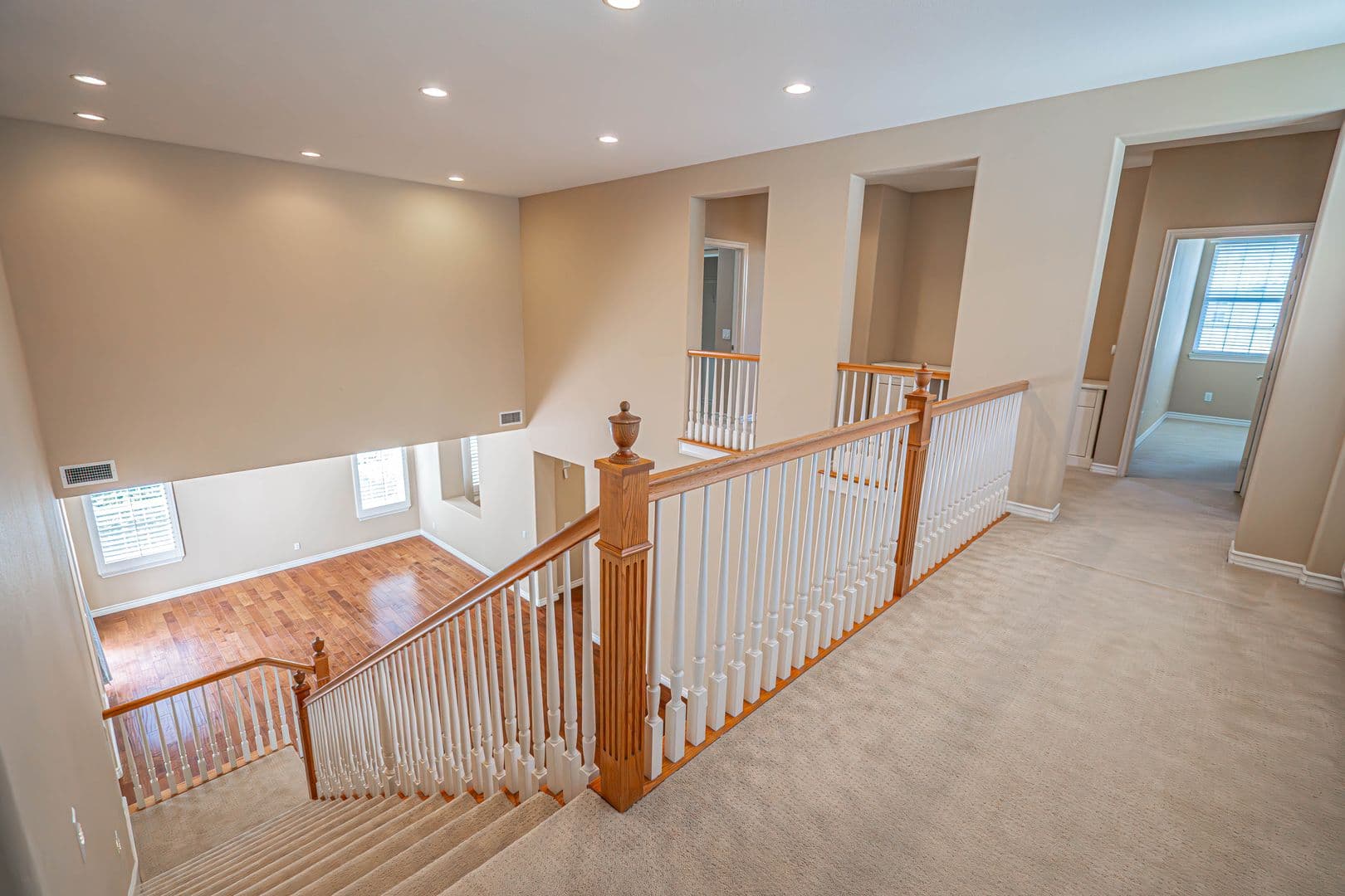 Valencia House: 23902 Lakeside Road