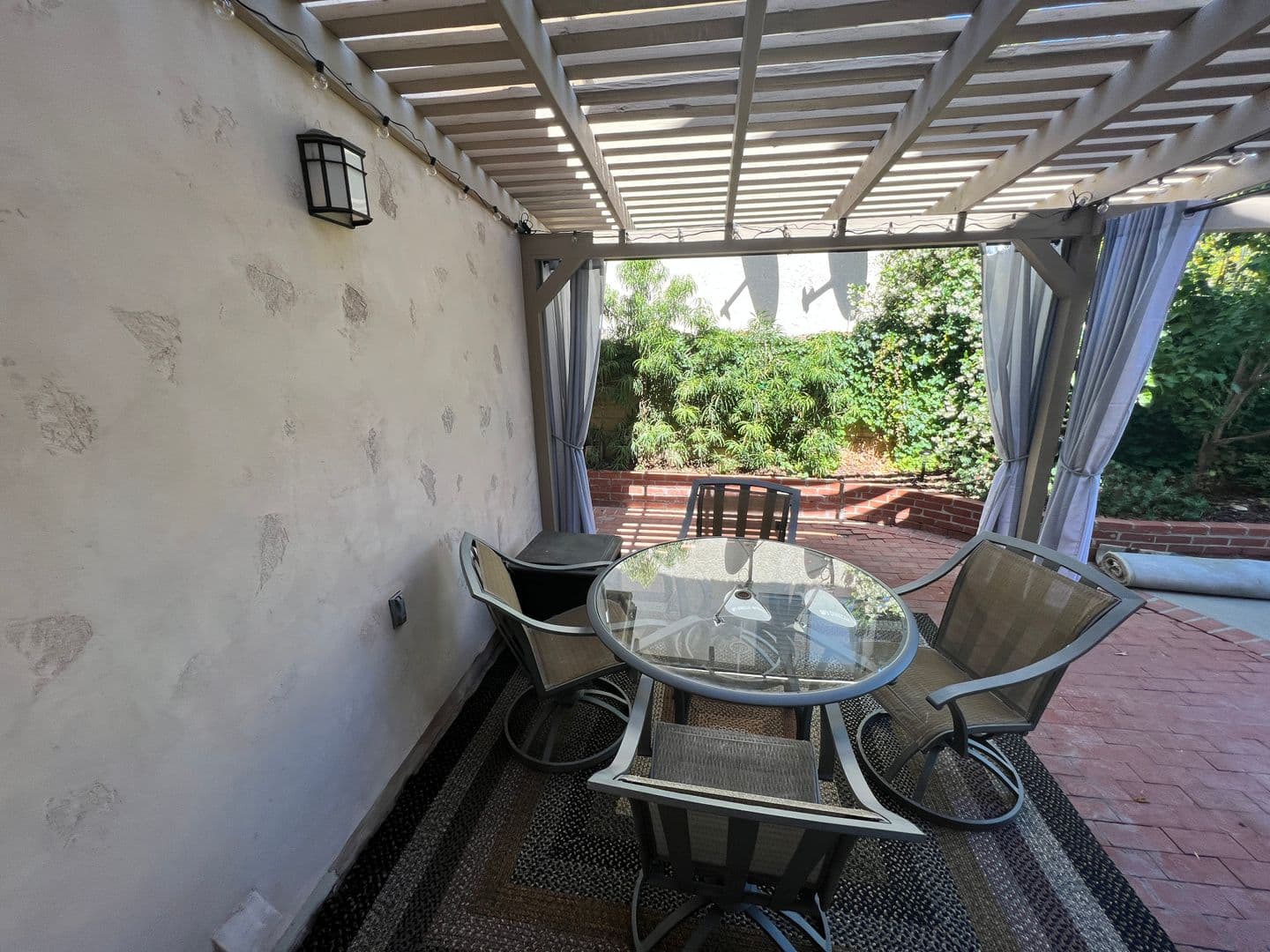 Valencia House: 23713 Via Beguine