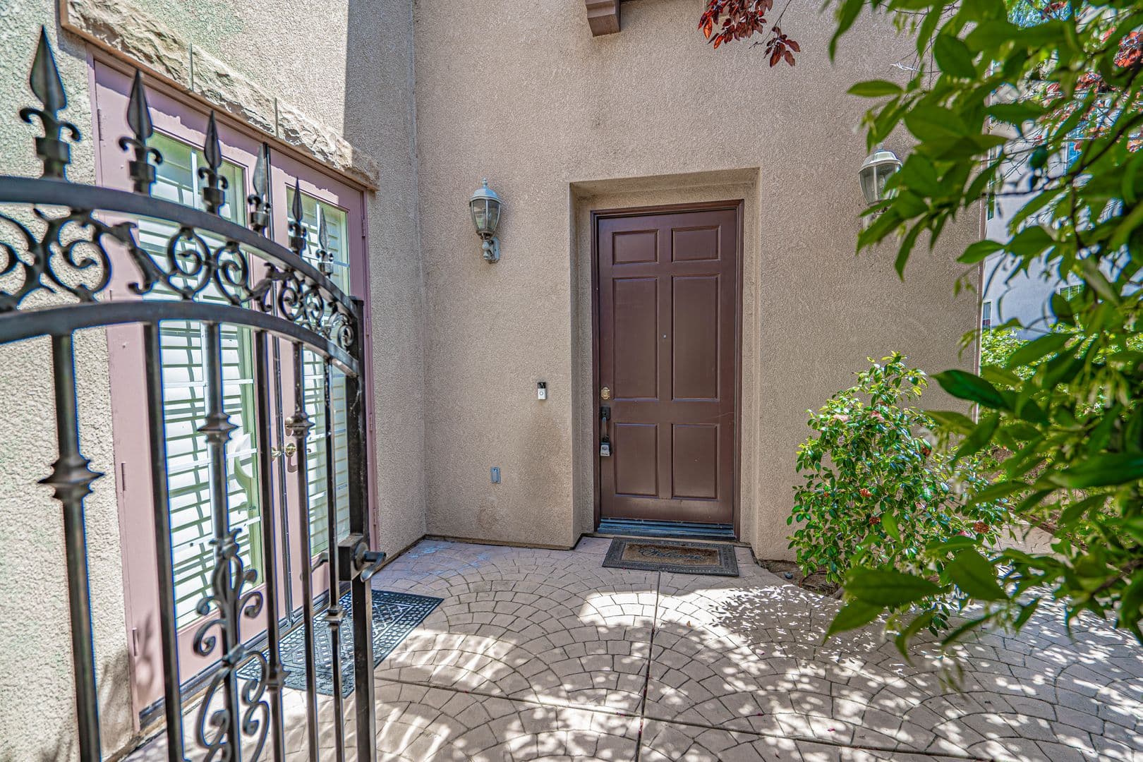 Valencia House: 23902 Lakeside Road