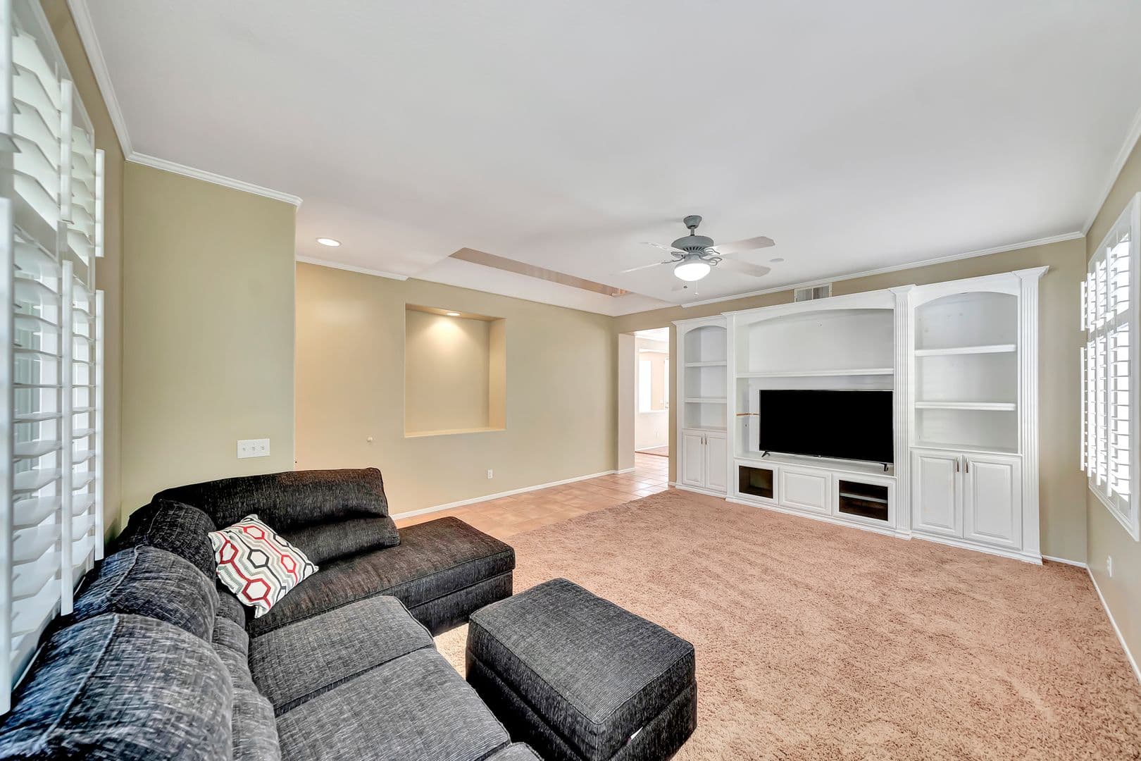 Santa Clarita House: 22818 Raintree Lane