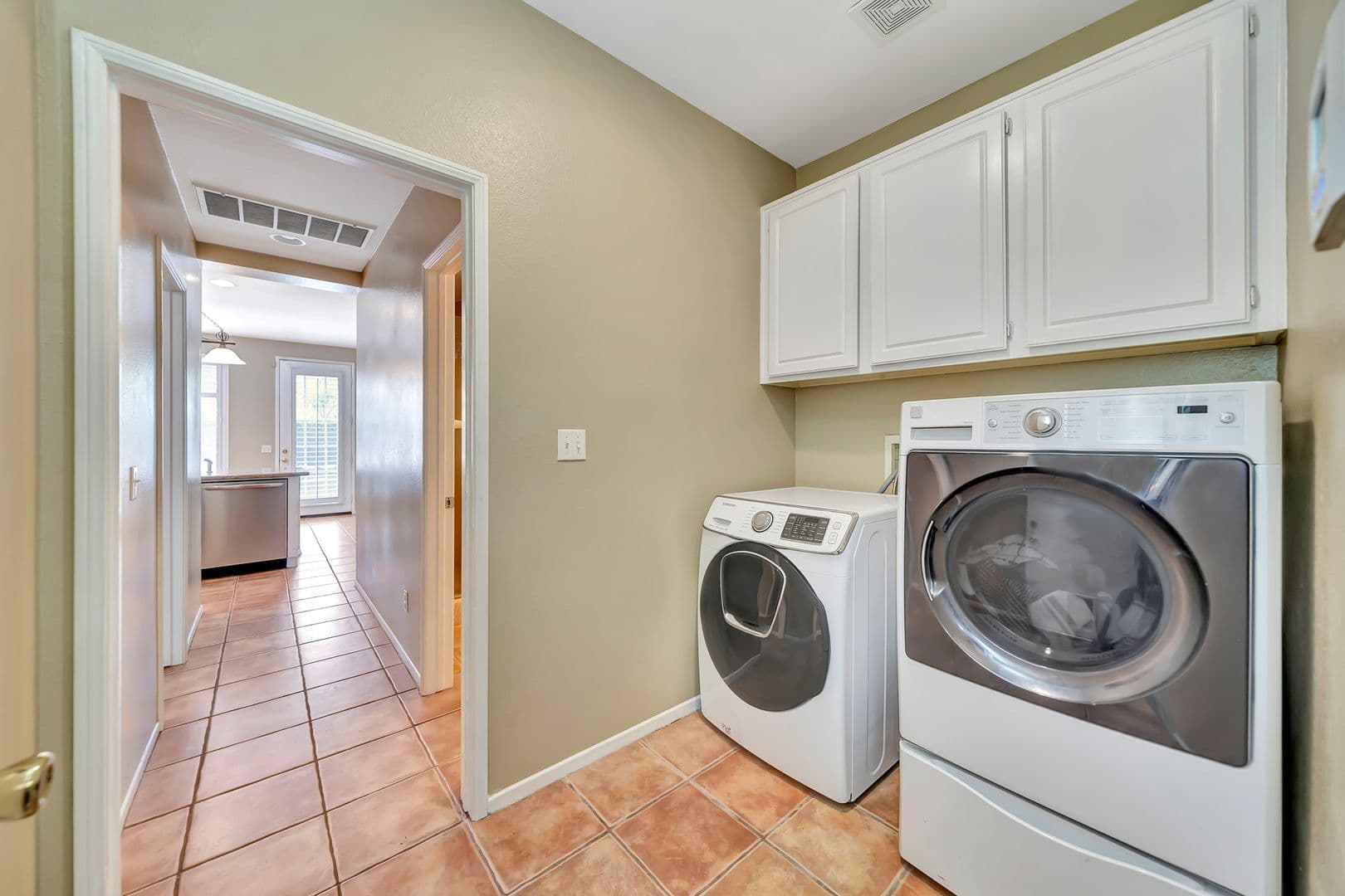 Santa Clarita House: 22818 Raintree Lane