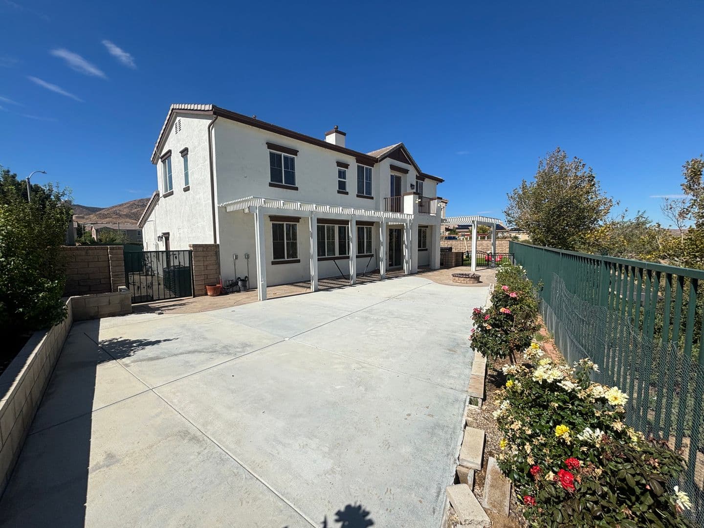 Palmdale House: 2307 Thorncroft Circle