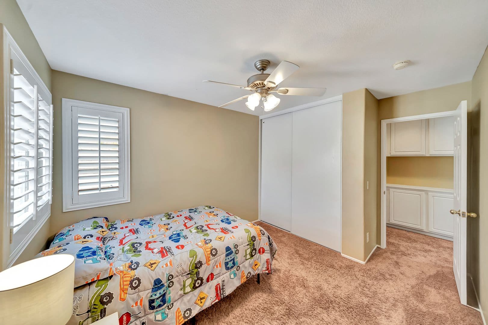 Santa Clarita House: 22818 Raintree Lane