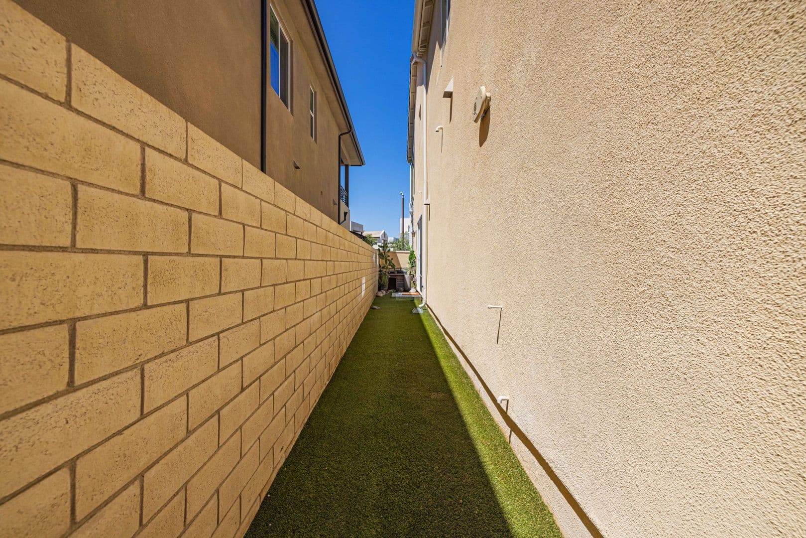 Valencia House: 27233 Red Willow Court