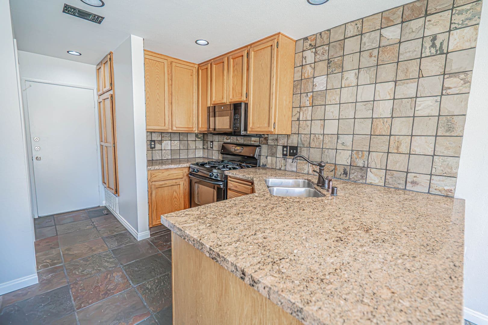 Santa Clarita Townhome: 22832 Banyan Place #22