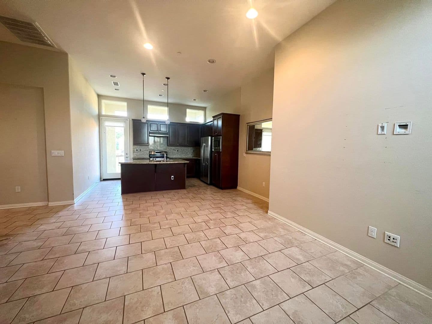 Northridge House: 20324 Paseo Del Campo