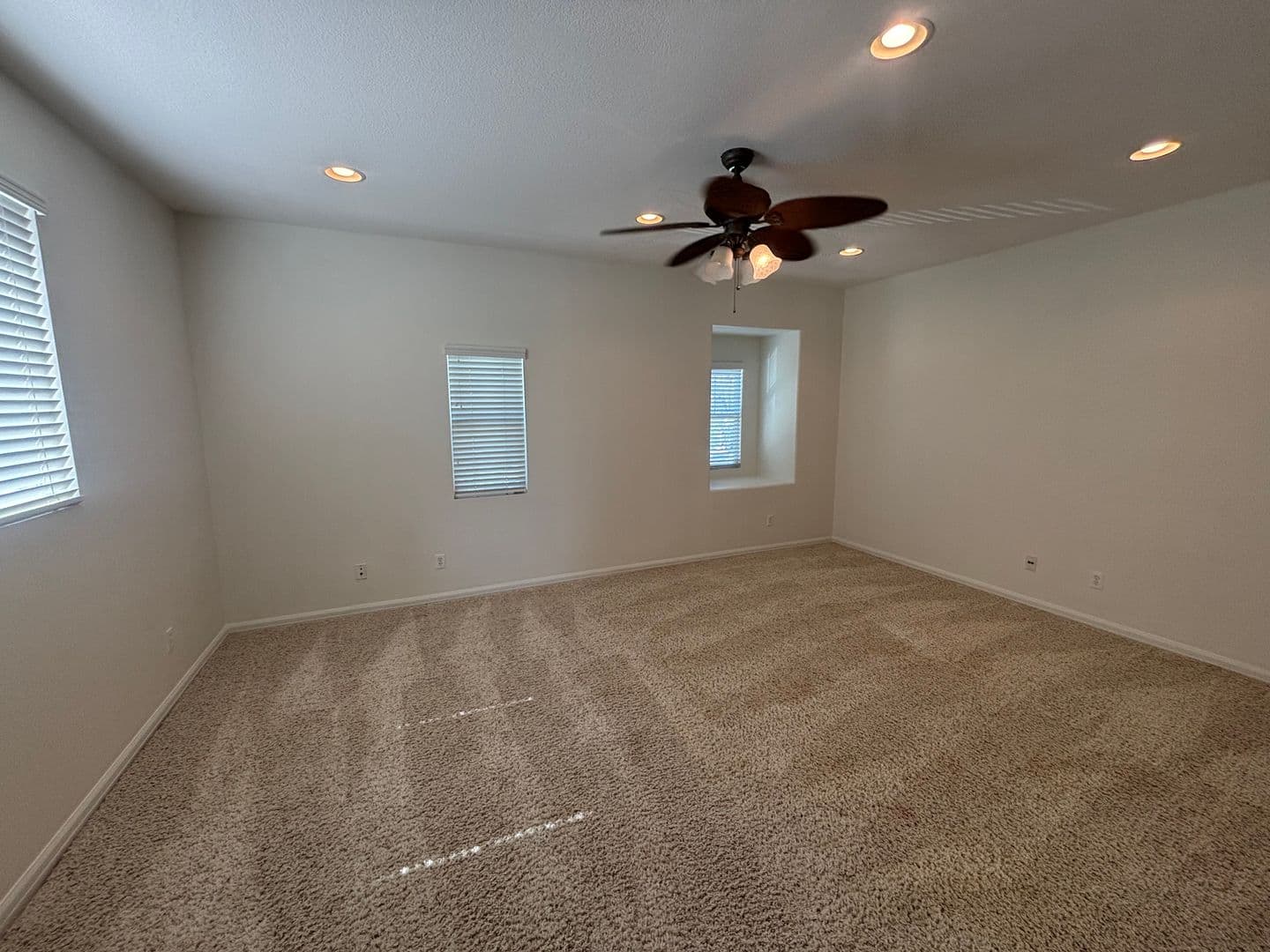 Palmdale House: 2307 Thorncroft Circle