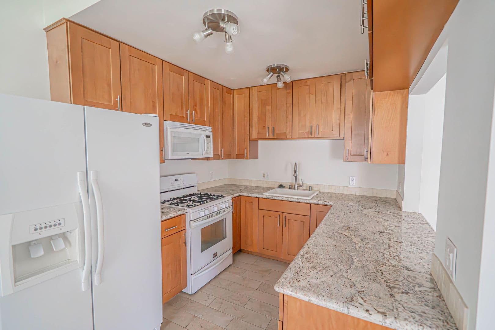 Santa Clarita House: 26751 Whispering Leaves Drive #A