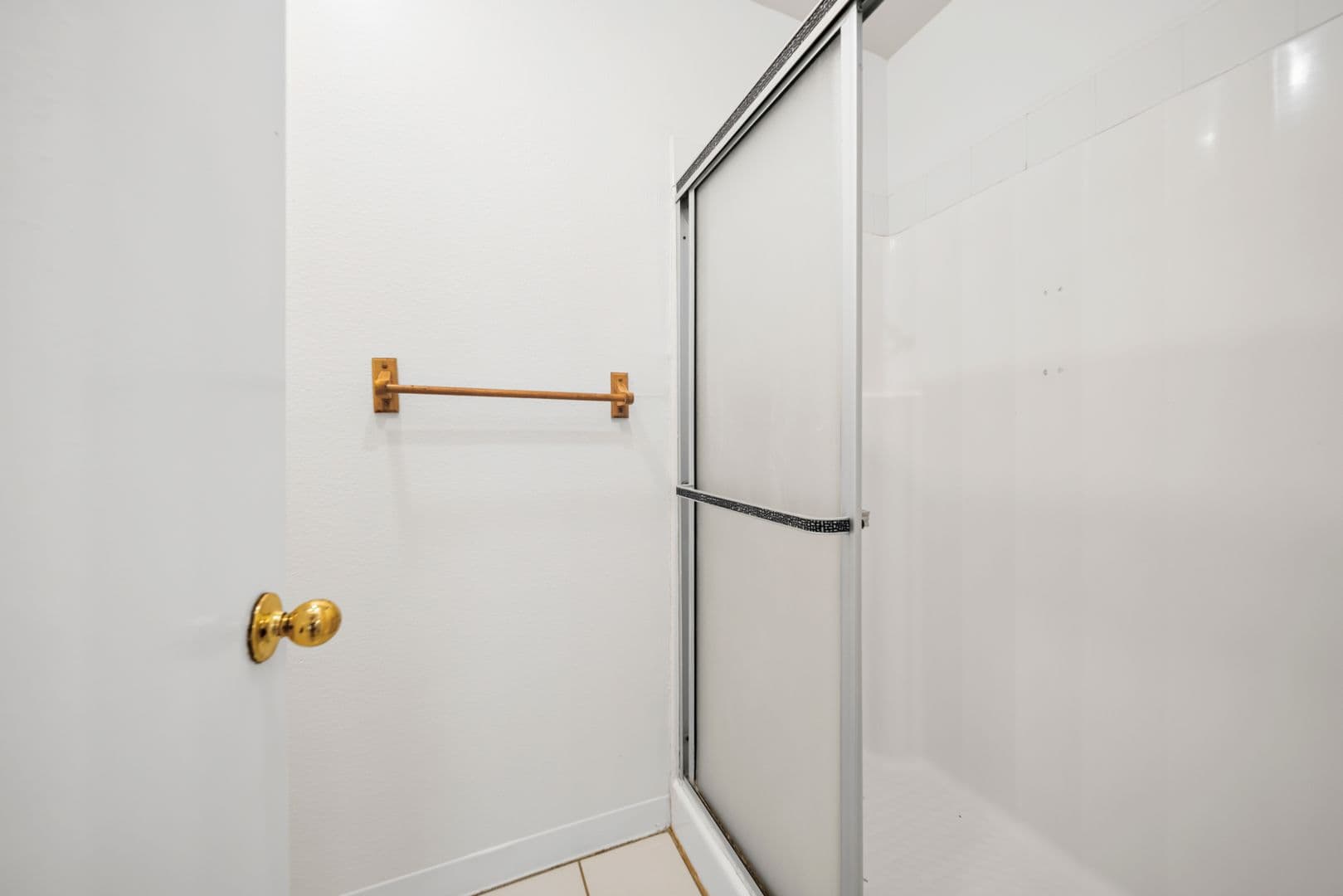 Valencia Condo: 23515 Lyons Ave. #261