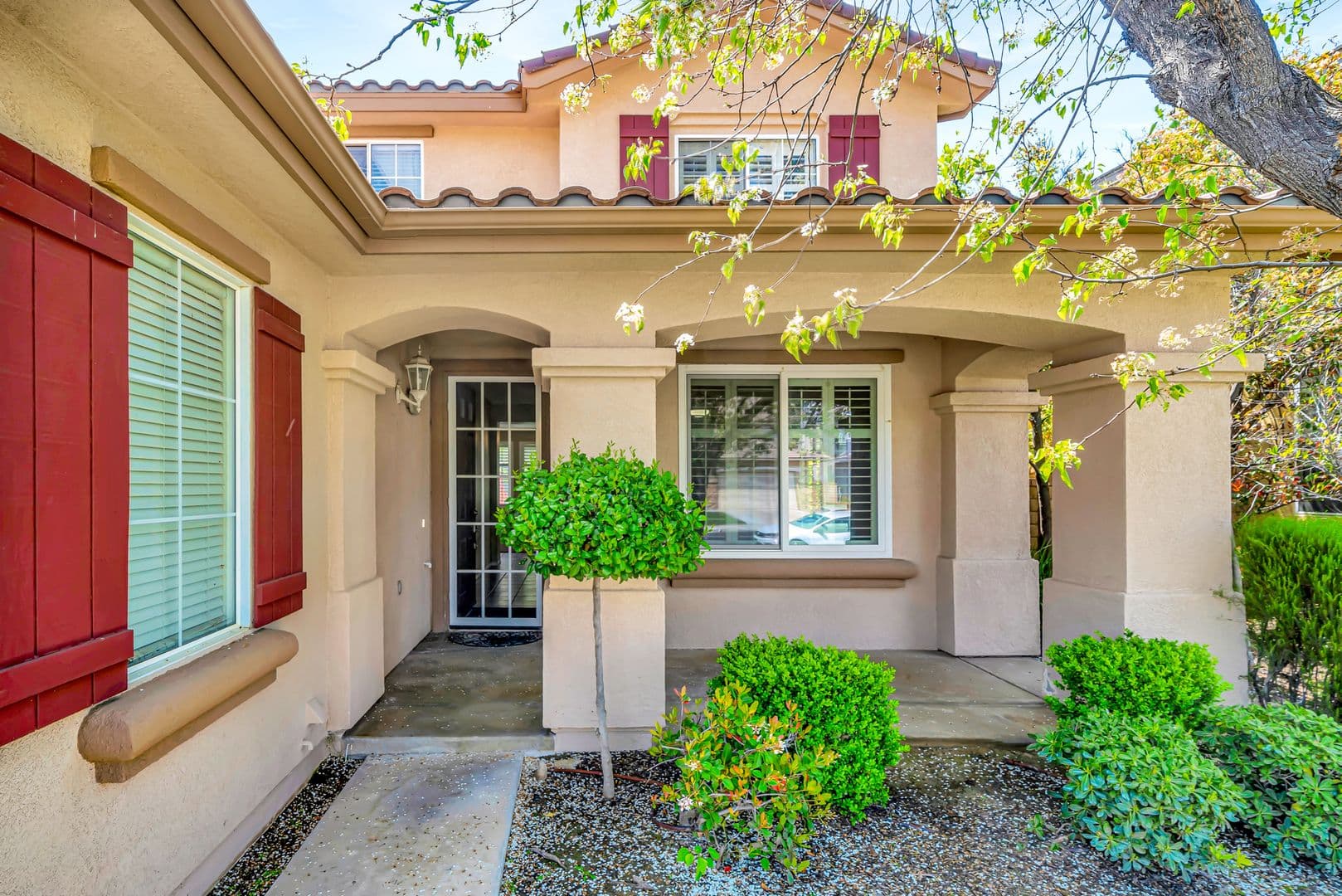 Santa Clarita House: 22818 Raintree Lane