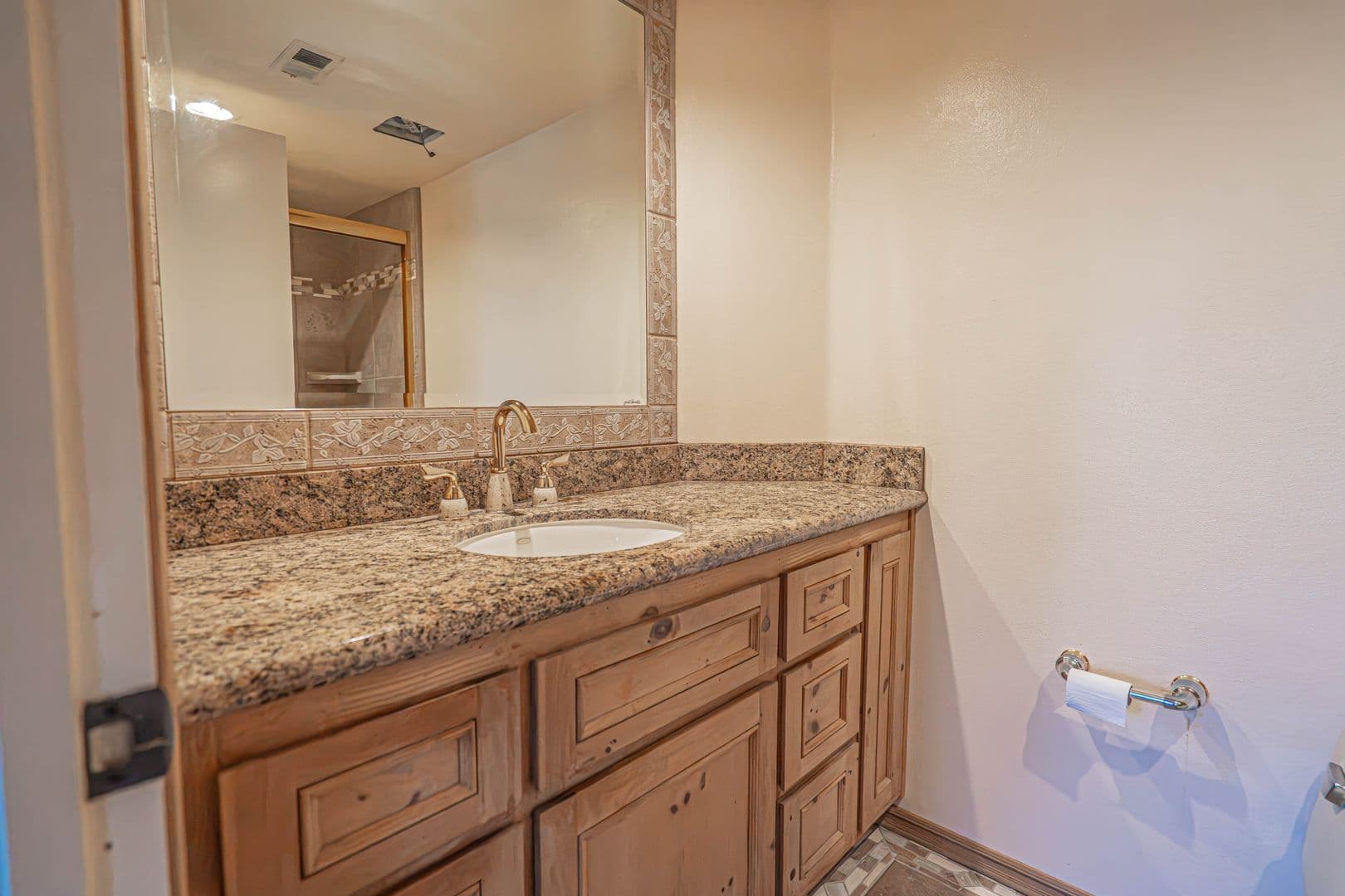 Santa Clarita Townhome: 22832 Banyan Place #22