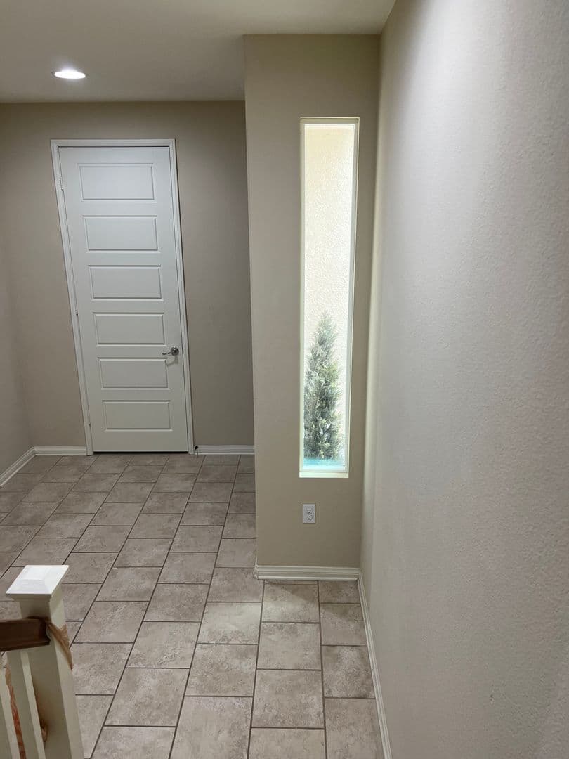 Northridge House: 20324 Paseo Del Campo