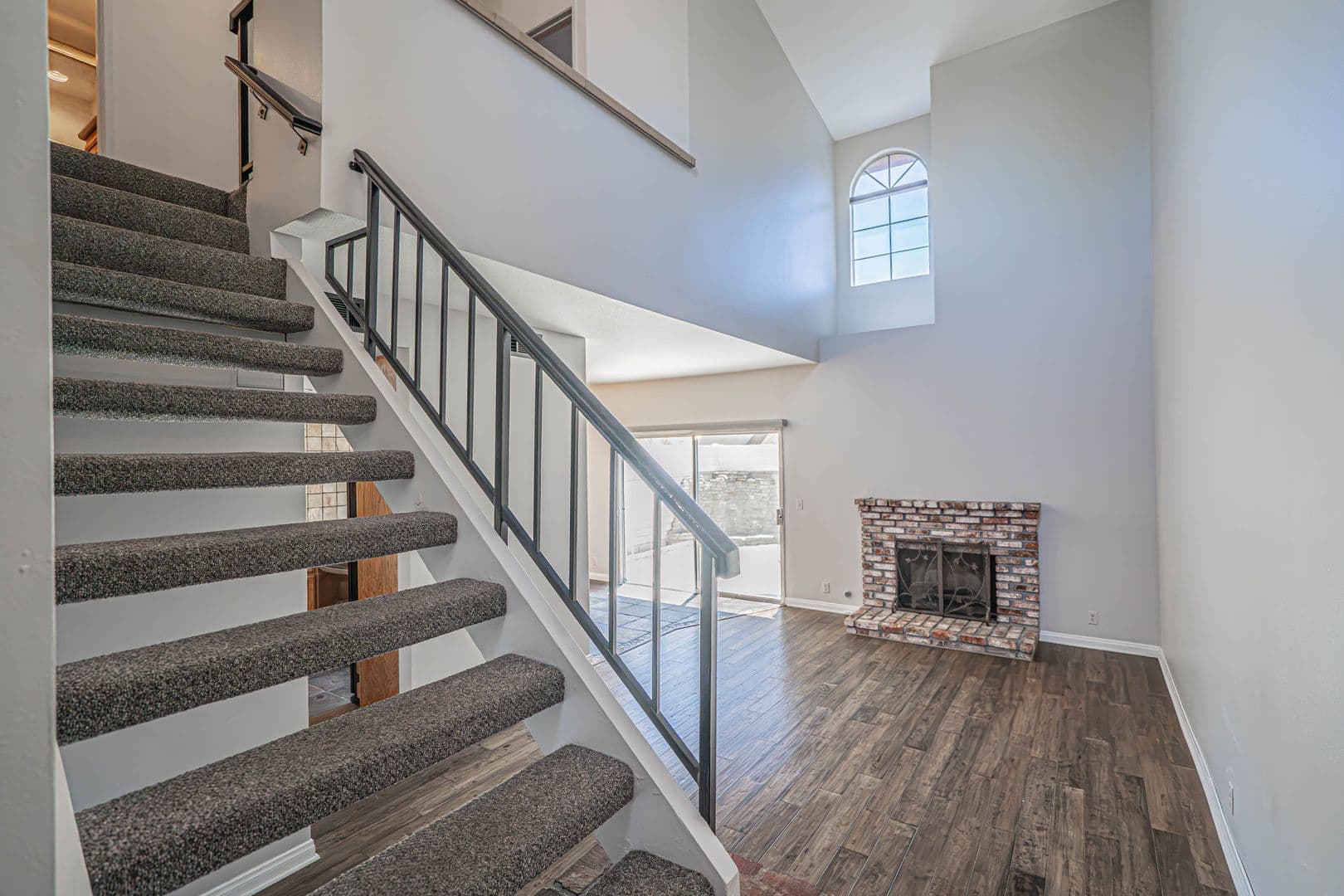 Santa Clarita Townhome: 22832 Banyan Place #22
