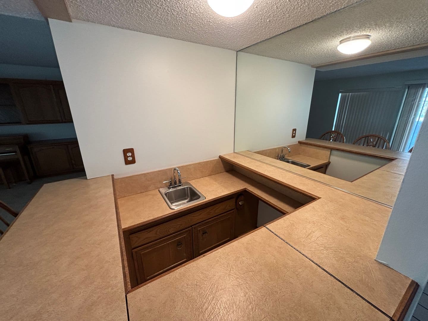 Valencia House: 25515 Plaza Chiva