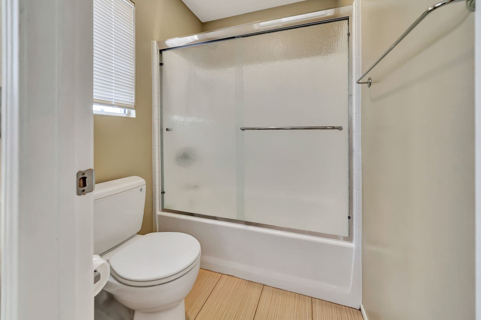 Santa Clarita House: 22818 Raintree Lane